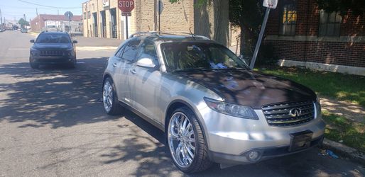 Fx 35 sport ,lots of mods on it