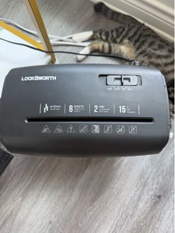 Professional paper shredder never used