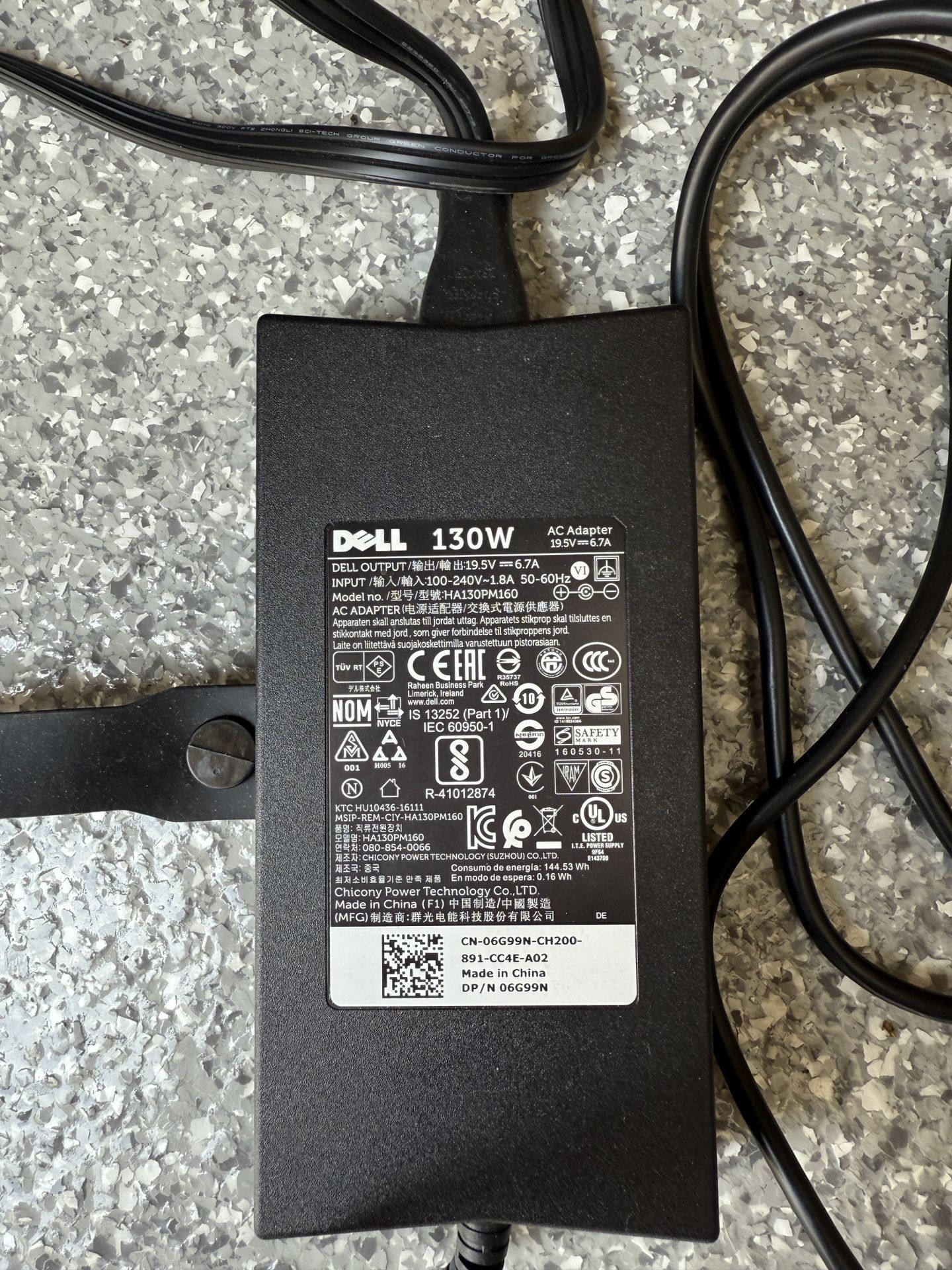 DELL 130W AC Adapter 19.5 -6.7A With Power Cord