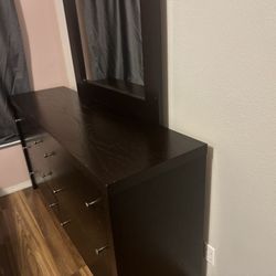 Dresser Set