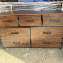 Dresser wood grain