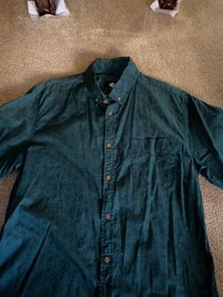 SIZE LARGE COLLARED MENS SHIRTS $5