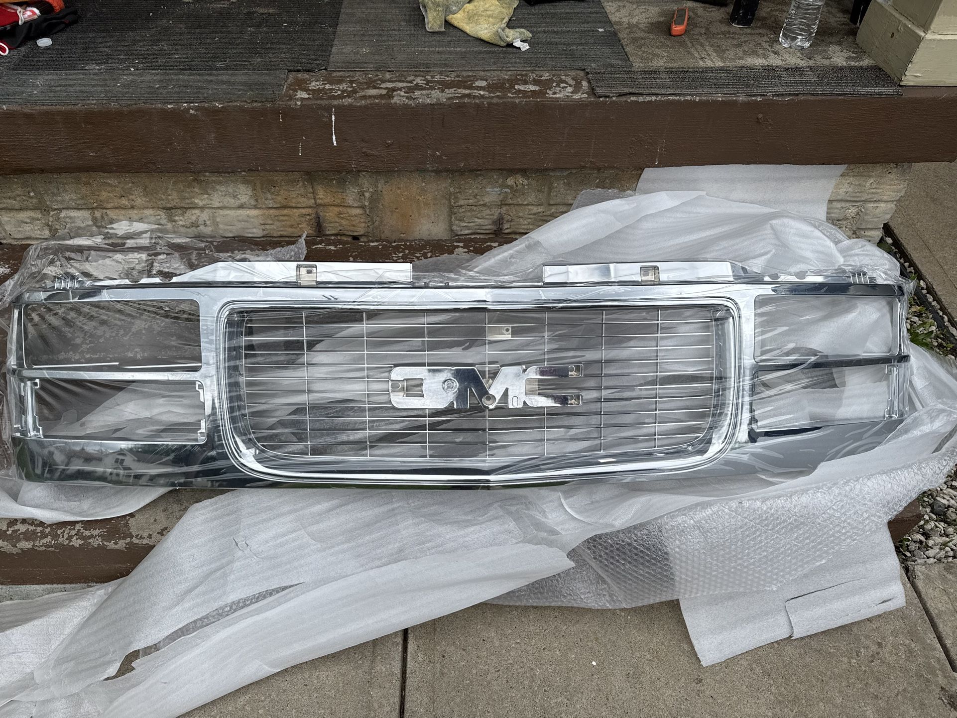 GMC Chrome Grill Front Clip