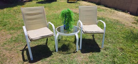 ** Beatiful 3pc Hapton Bay Patio/pool set**
