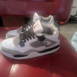 Size 11 Jordan 4s Black And White