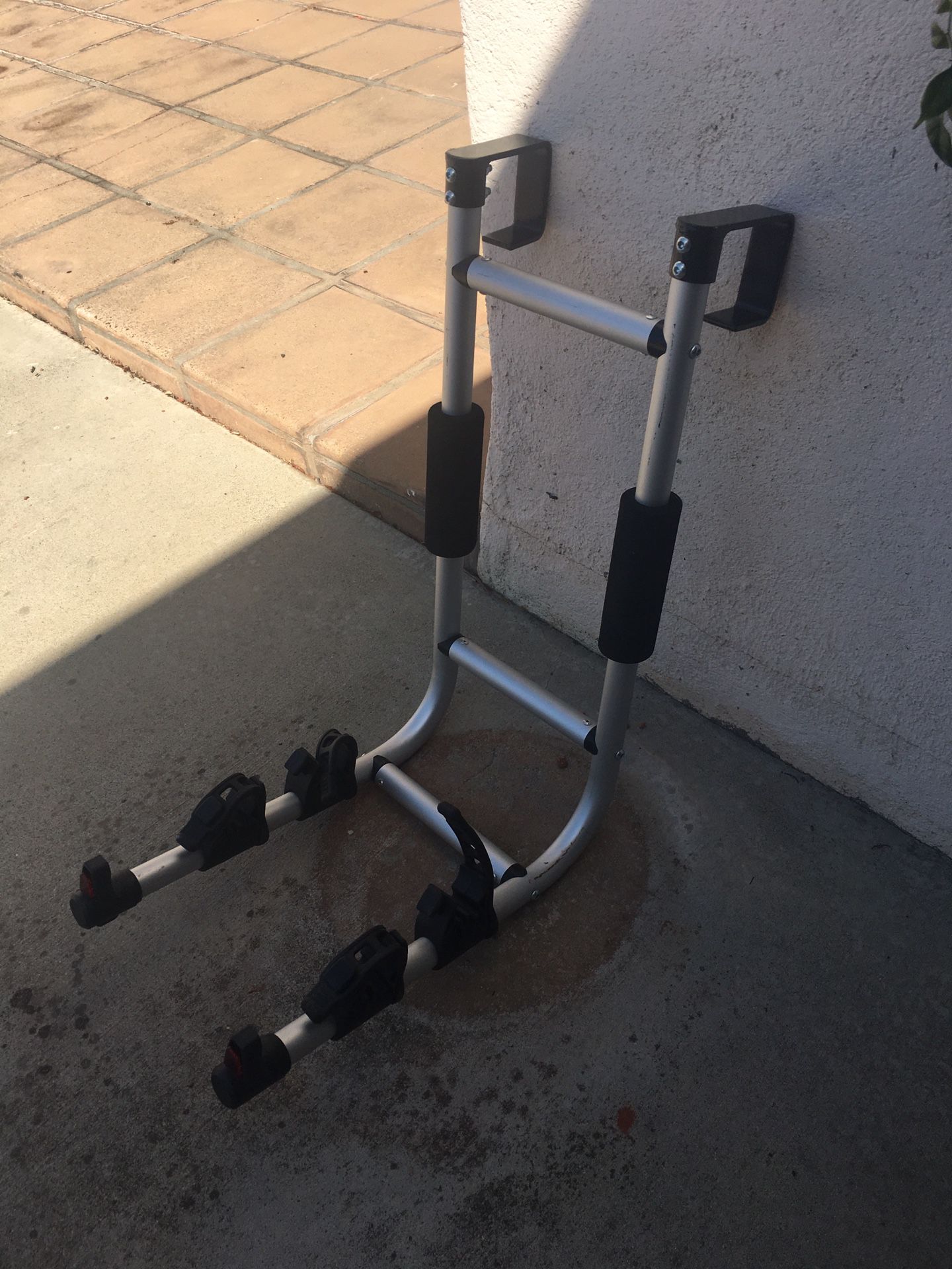 Cycle holder / rack for RV ladder.