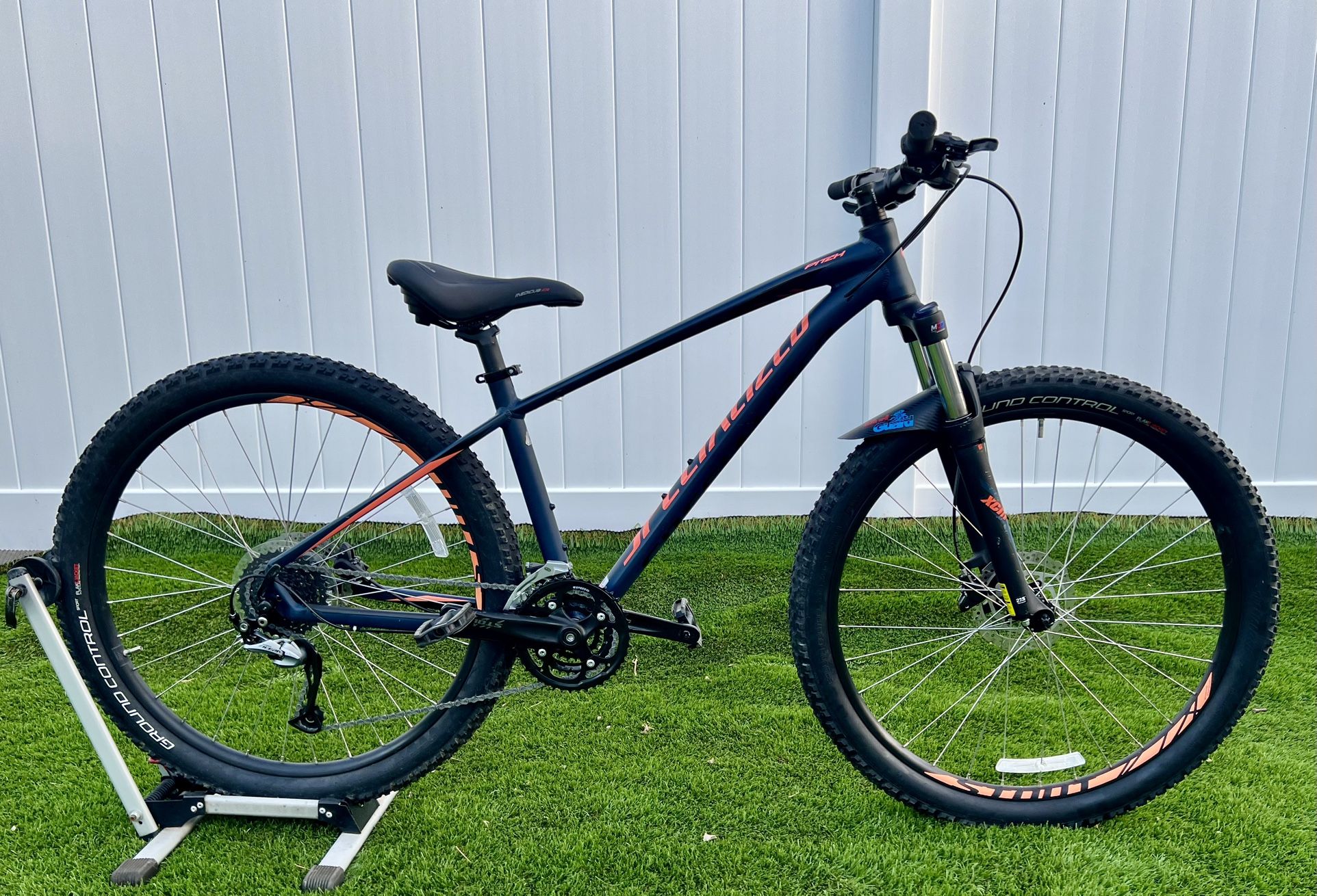 2019 Specialized Pitch 27.5 Mountain Bike Bicycle