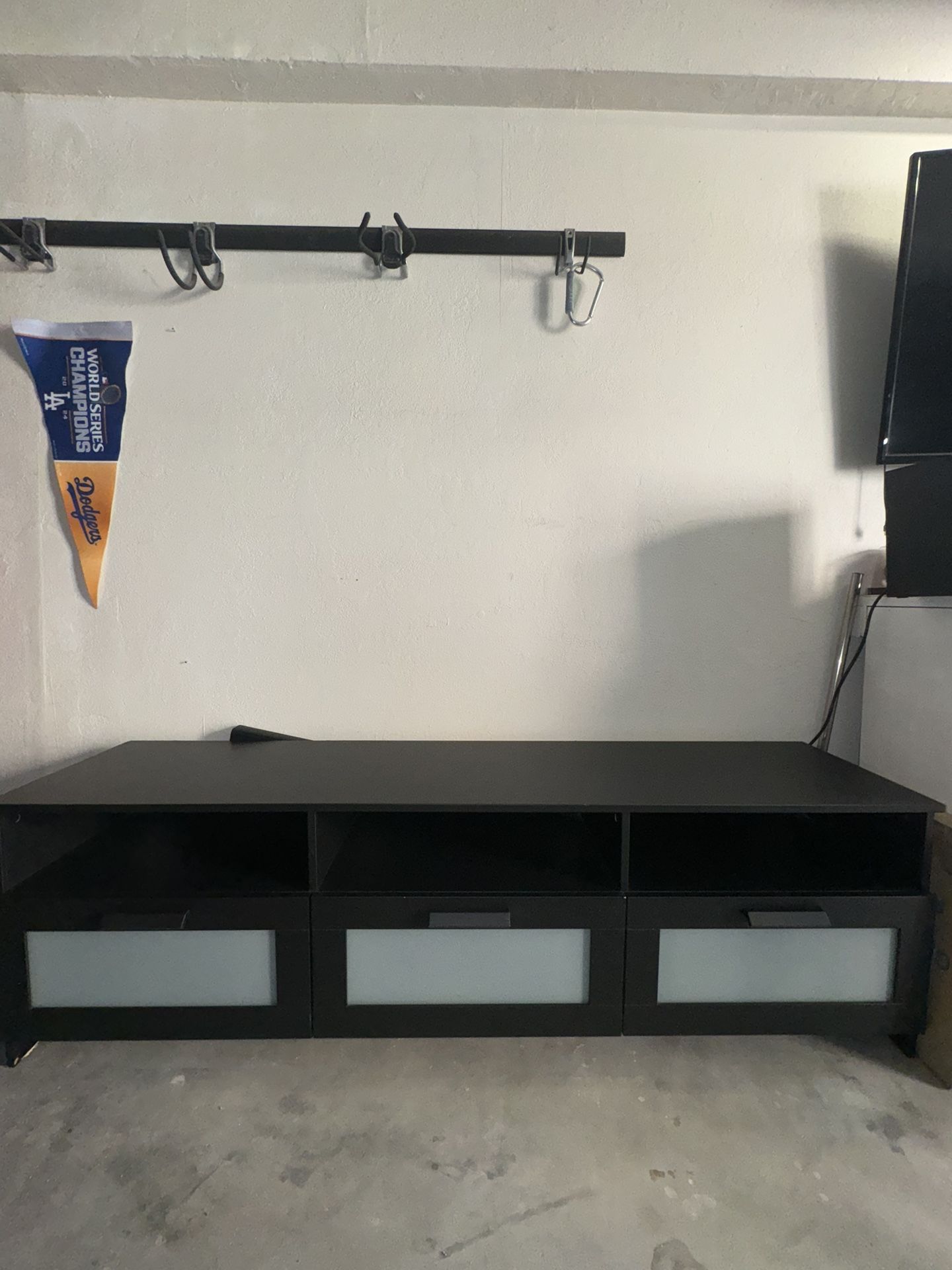 Brimnes Black TV Stand
