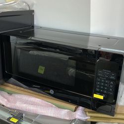 Counter Top Microwave Oven In Black Brand New