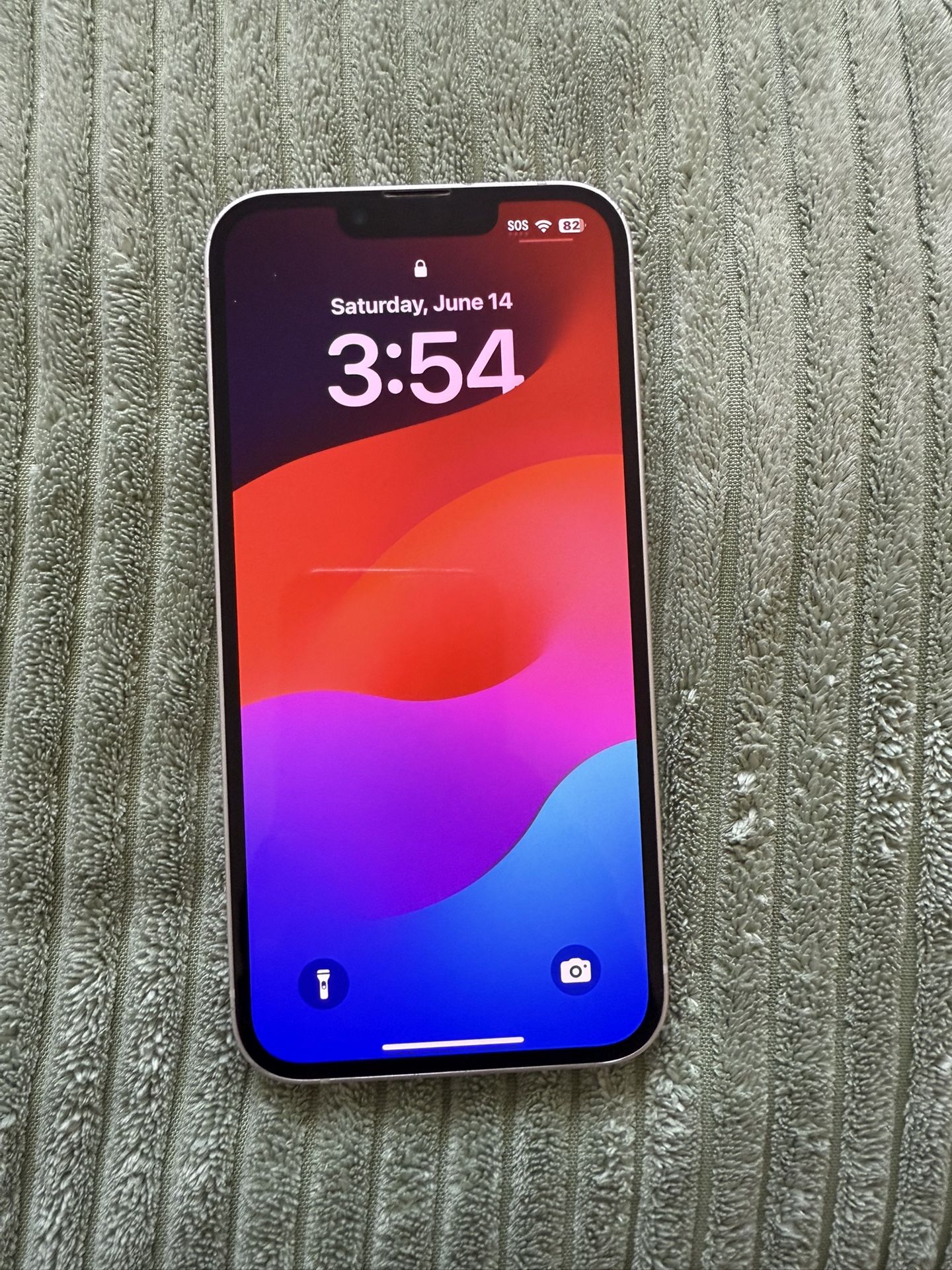 Iphone 13 Unlocked 82% Battery - Wireless Charging Only