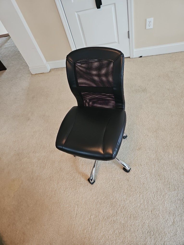 Black Desk Chair