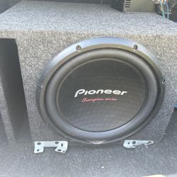 12 Speaker And Box With Amp