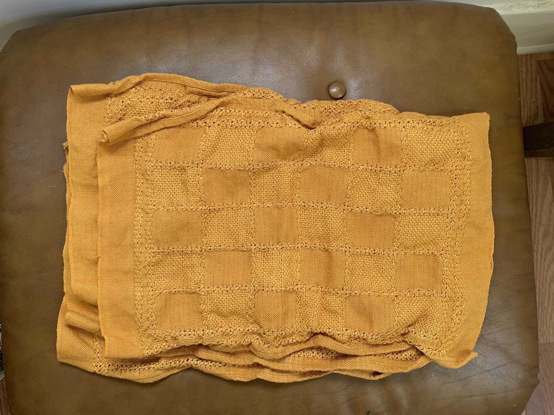 4 Irish Linen Vintage Rare Knit Woven Mustard Yellow Table Mat Silverware Kitchen Dining Set