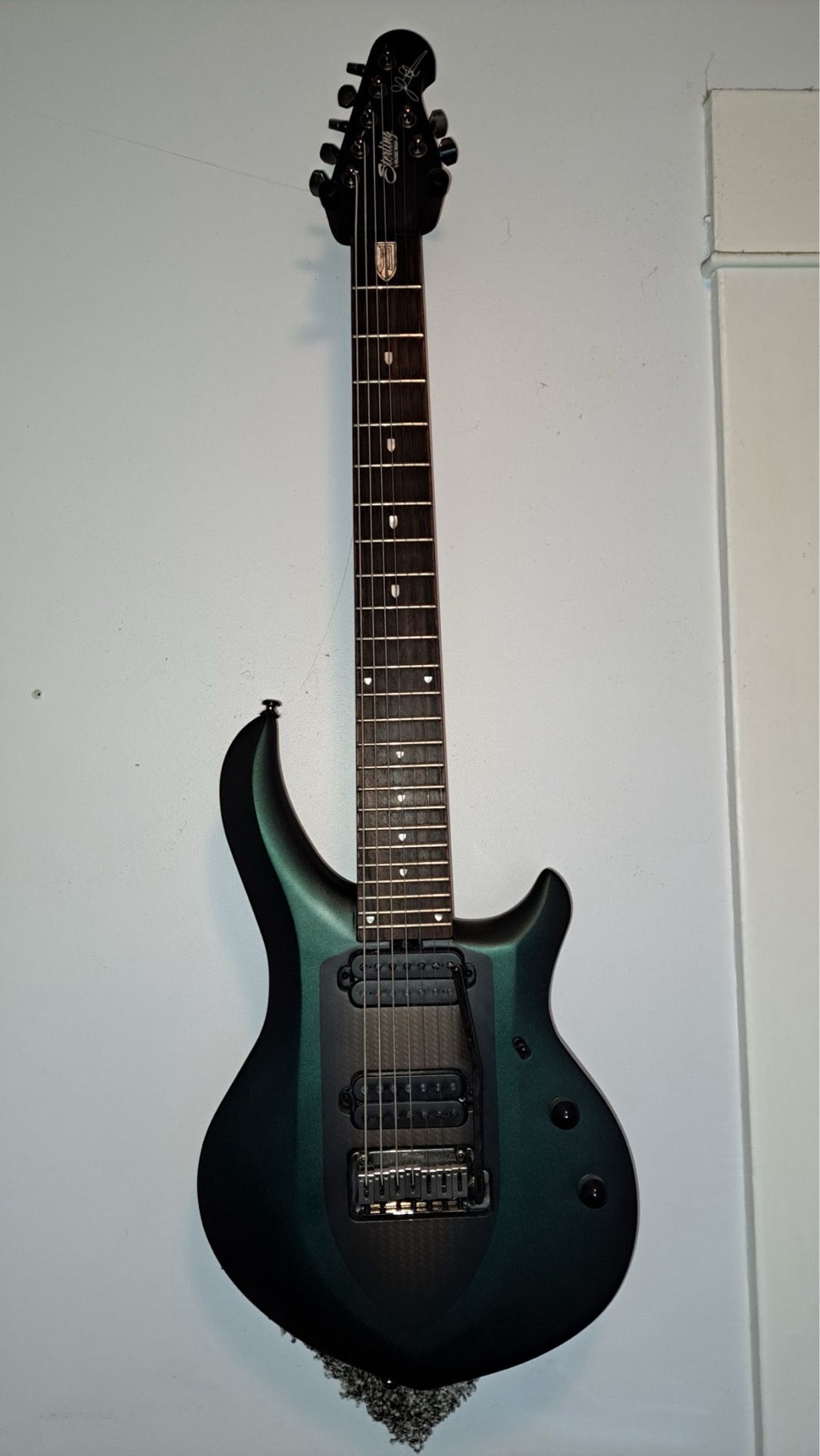 Sterling by Music Man Majesty MAJ170