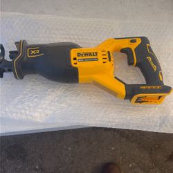 XR-20 VOLT DEWALT SAW🔥🔥