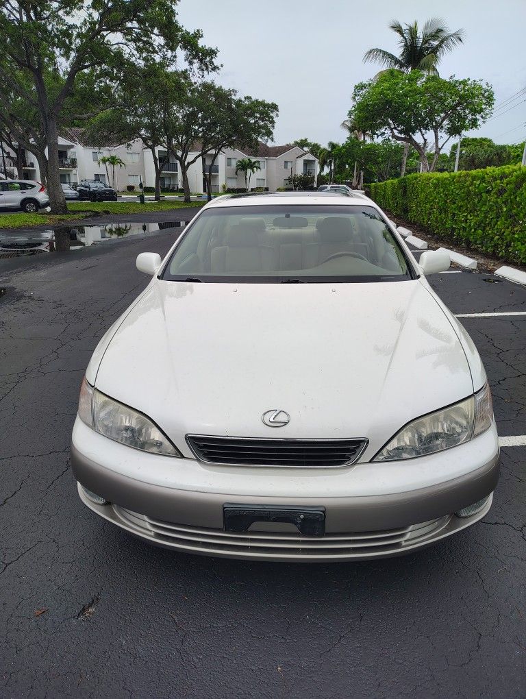 1999 Lexus ES 300