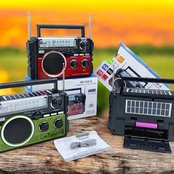 FP-722S Bluetooth FM featuring dual solar charging panels, FM/AM/SW/MP3 support