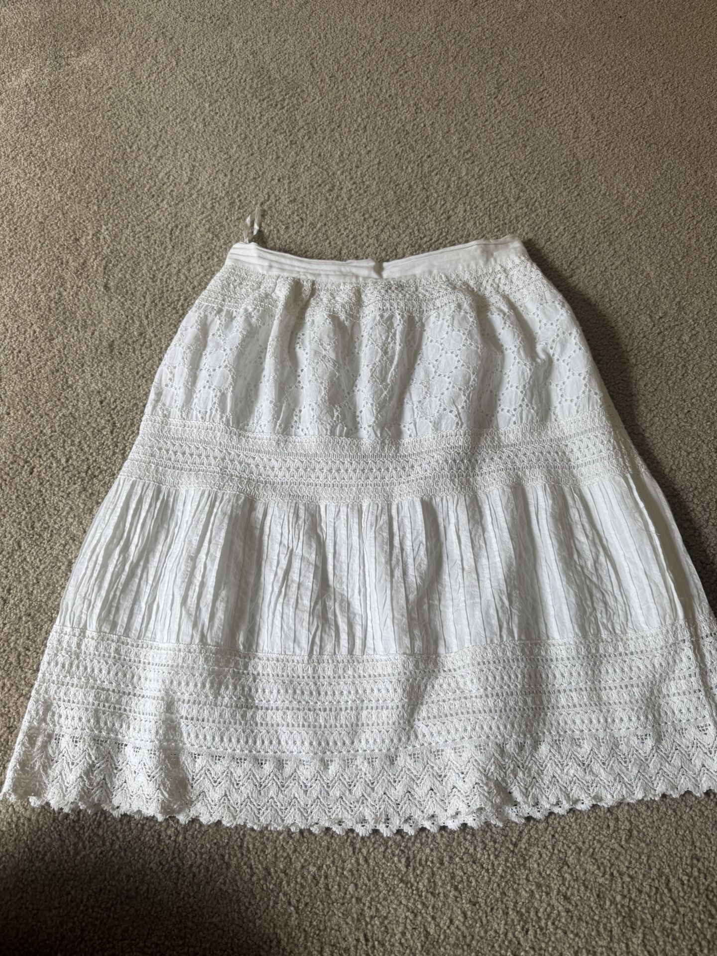 $15| Medium| Sumalee Womens White Lined Skirt Eyelet Lace Detail Hem