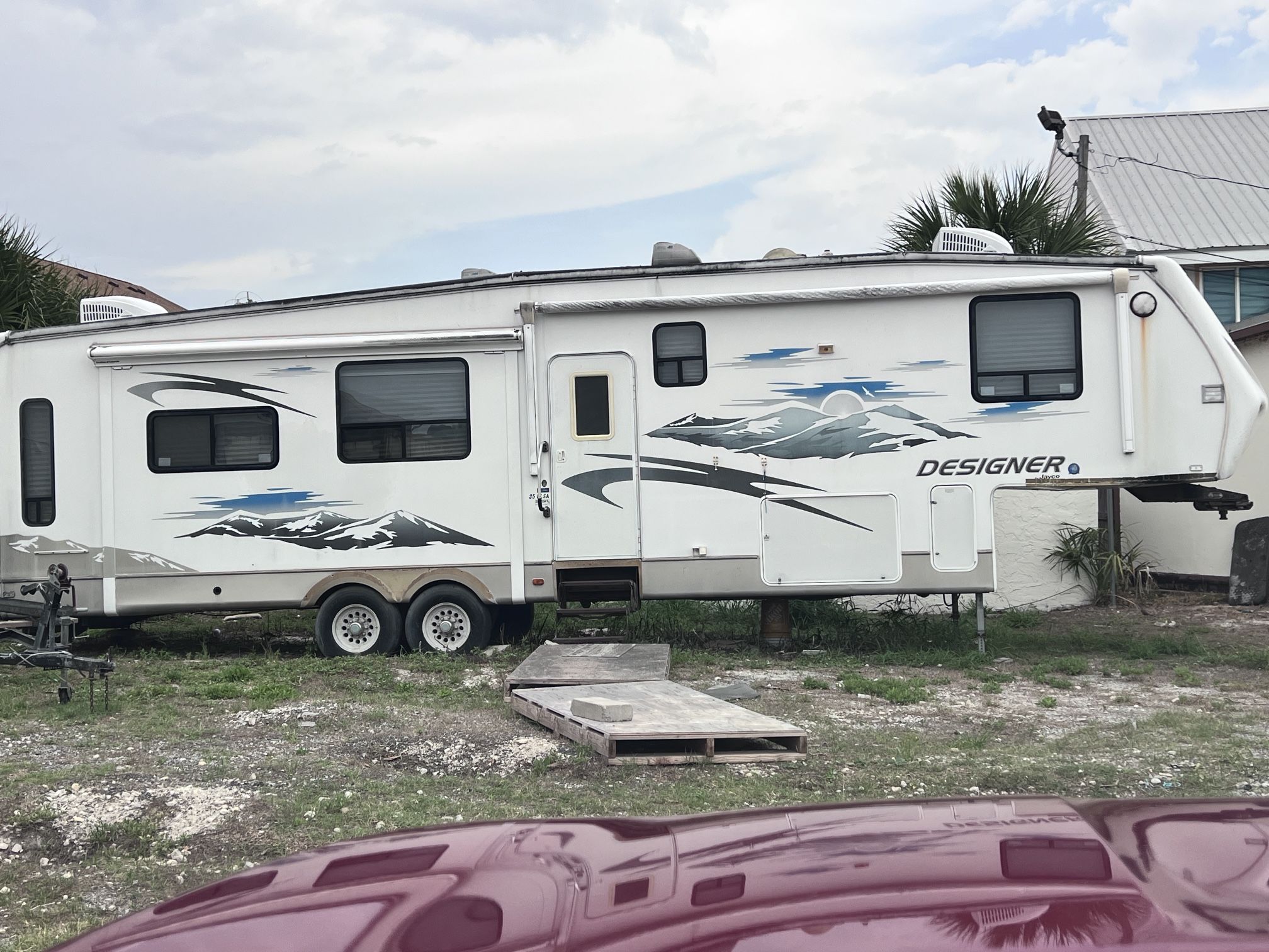 Jayco Designer Fixer Upper 38' RV, 2008 $4500 quick sale