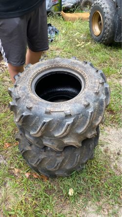 (Four wheeler tires) Super swampier vampire (tubeless tires) 22*12