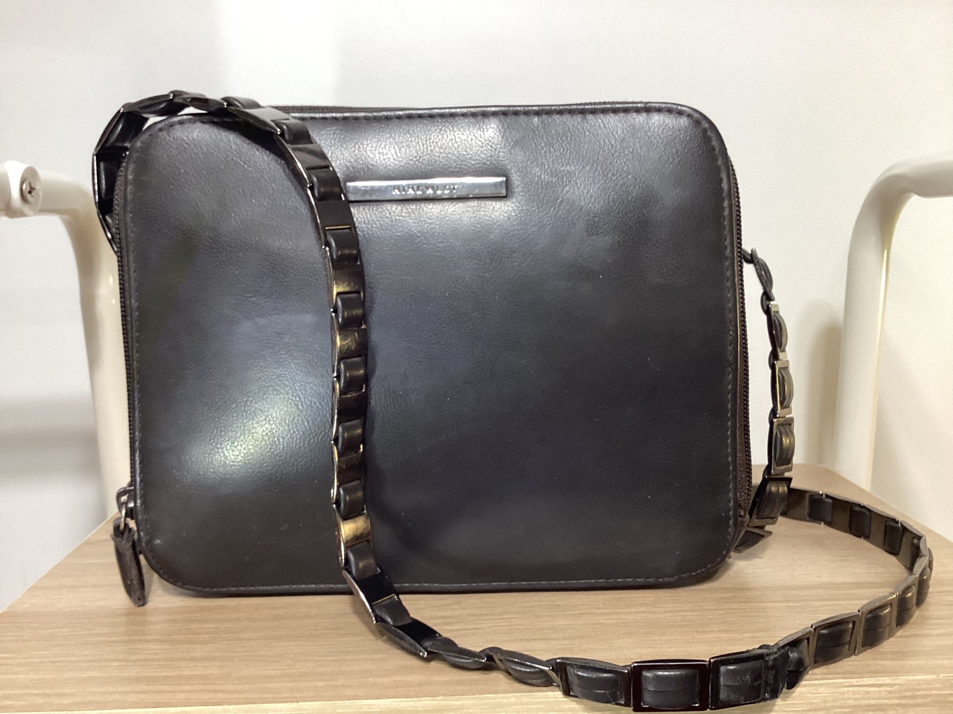 Nine West small  messenger bag w/ a chain like shoulder strap 