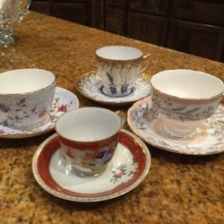 Lovely China tea cups 4 cups and saucers