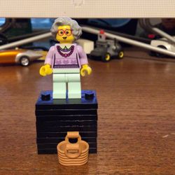 Lego Compatible Grandma 