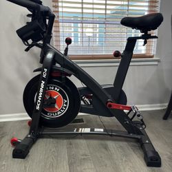 Schwinn IC4 Indoor Cycling Bike Like New 