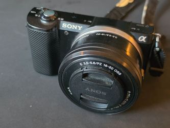 SONY SLR A5000 CAMERA
w/ EXTRAS
