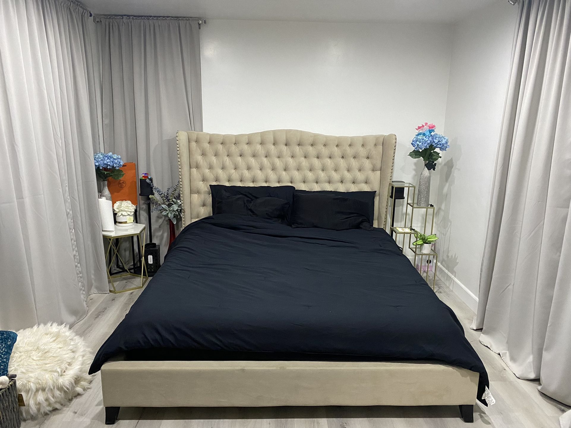 Z GALLERIE JAMESON BED CAL KING W/ FREE MEMORY FOAM MATTRESS!!! for