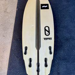 Tomo+LFT Slater Designs 5’6” shortboard surfboard
