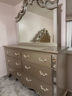Queen bedroom set