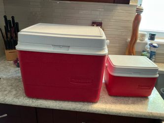 Rubbermaid Victory coolers 10 and 24 quart