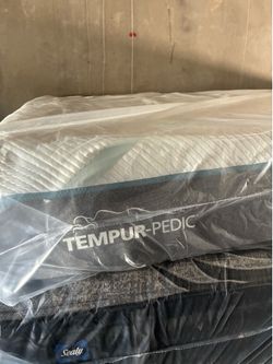 Brand new   Memory Foam queen size mattress