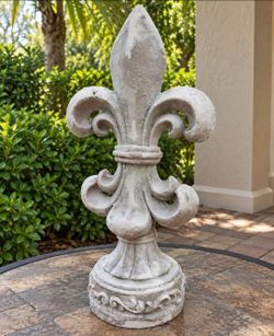 Large Fleur-de-Lis Garden decor