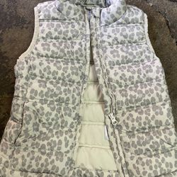 Gap puffy kids vest small Leopard print