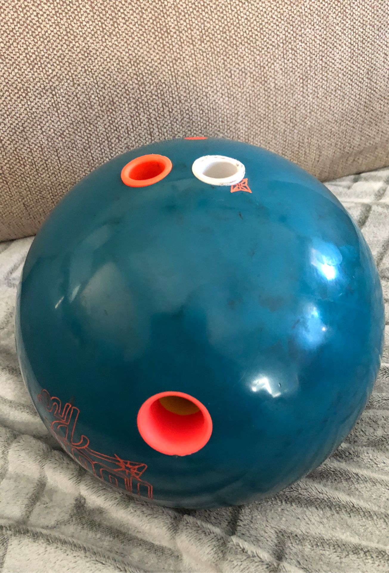Rotor grip idol pro bowling ball 12 pounds