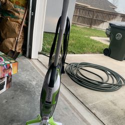 $90OBO  BISSELL Multi Surface Wet Dry Vacuum