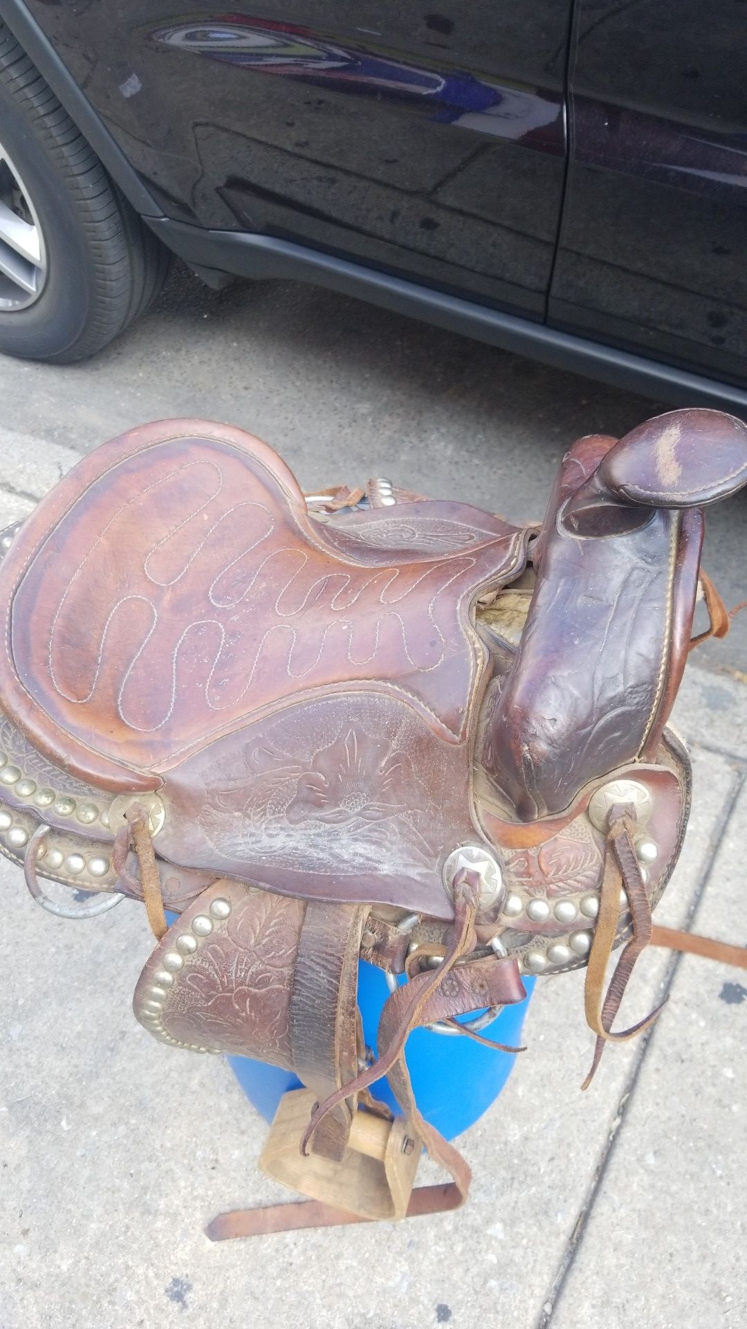 Child saddle