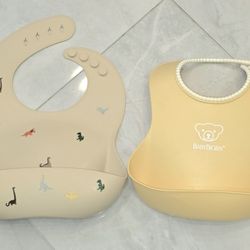 Baby Bib (BabyBjörn, Mushie)
2 for $9