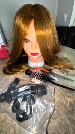 Cabeza para practicar tica de peinados y maquillaje