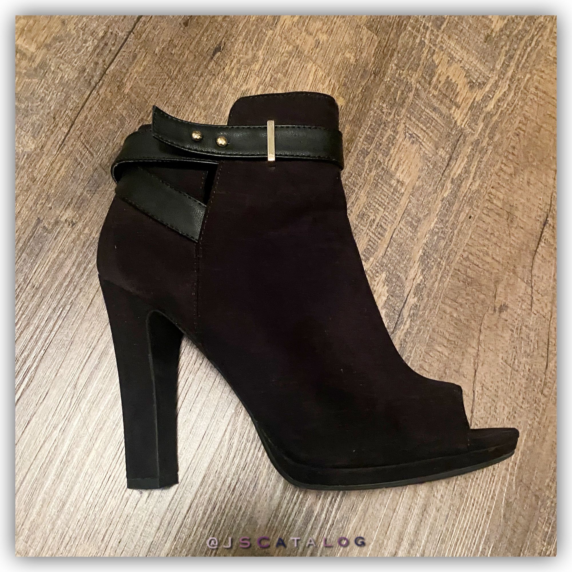 Like New Elegant Black Peep-Toe Ankle Boots Size 8.5