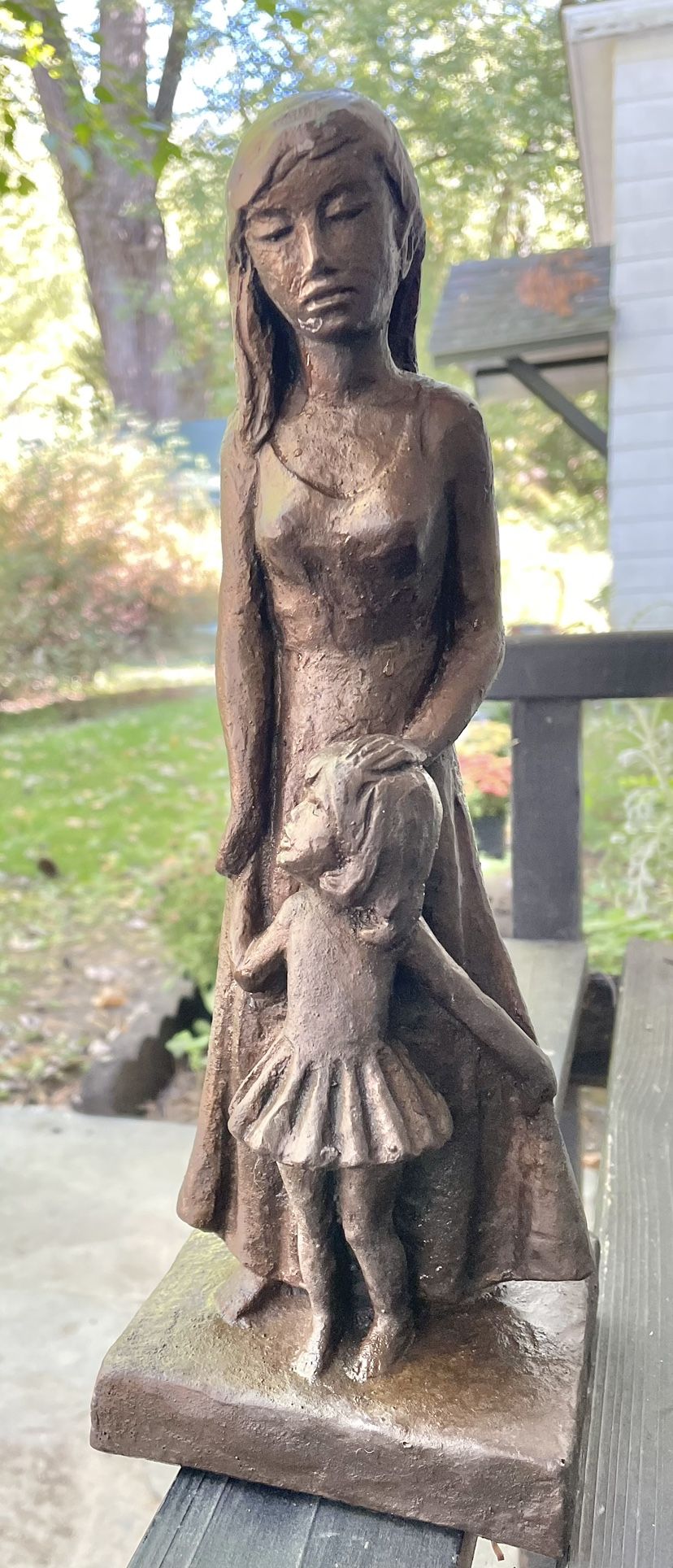 LEONARDO ART WORKS INC. 1960-70's Figurine Sculpture Mother w/ Daughter 12” VTG