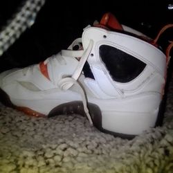 Sneakers /Tennis Shoes 