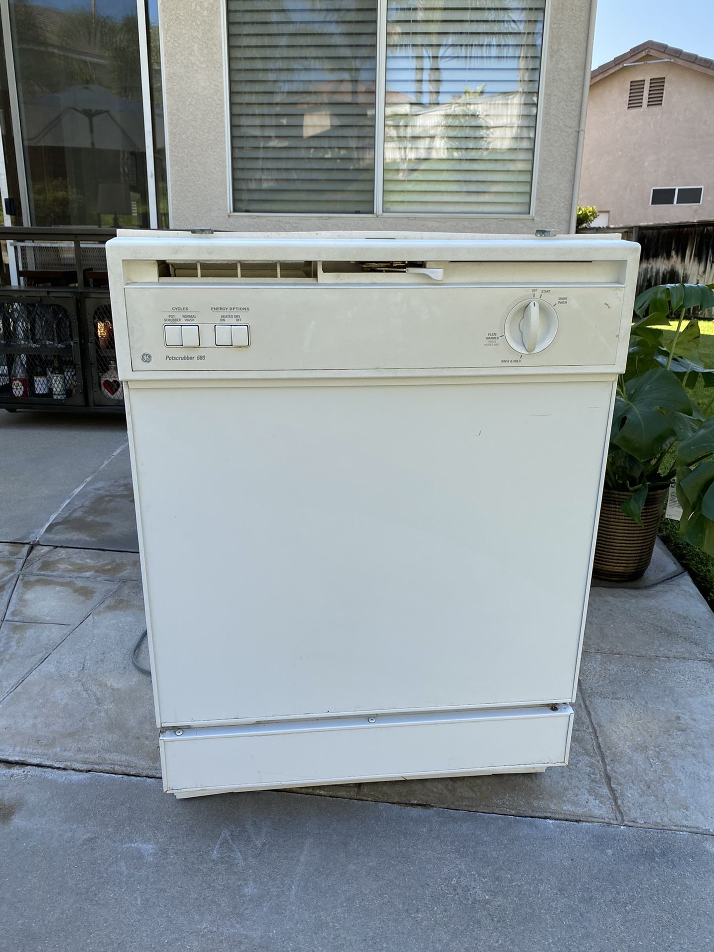 GE potscrubber 680 dishwasher for Sale in Riverside, CA OfferUp