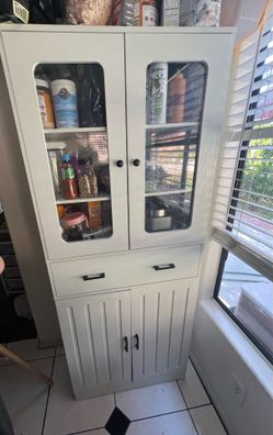 Kitchen pantry