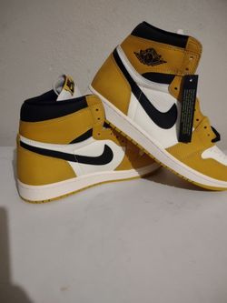 Air Jordan 1 Retro High OG Sneakers size 11