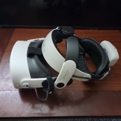 Quest 3S With Back Battery and Rechargeable Controllers. 