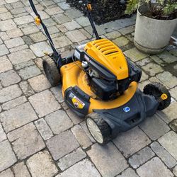 Lawn Mower (mechanical Special) Cub Cadet 21”