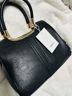 Brand new Purse With Tags  ,pick up near Tully and Monterey Rd SJ CA 95112